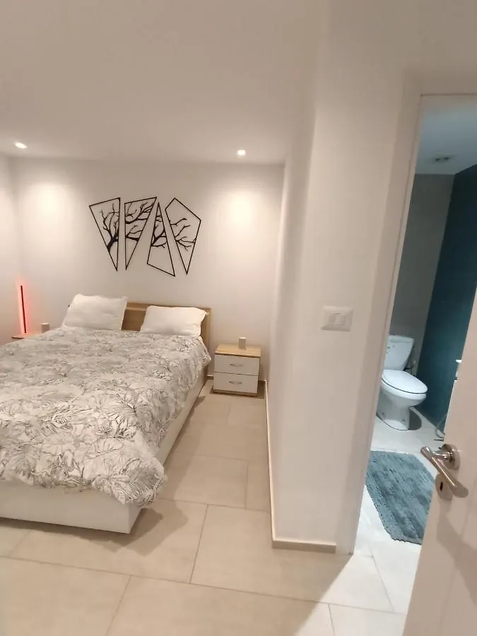 Lovely 1-Bed Apartment In Lac1 Tunis 0*,  Tunesië